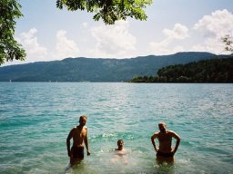 Abkühlung im glasklaren Walchensee.