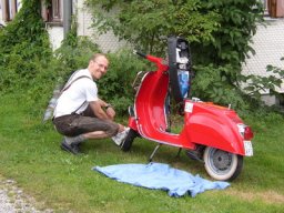 Fertig fürs Foto-Shooting? Domi beim Polieren.