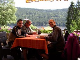 Erstmal Karte checken. 