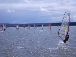 Surfer am Altmühlsee.