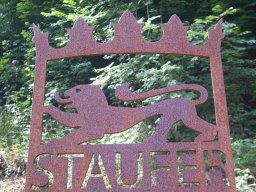 Weiter auf der Straße der Staufer Richtung Giengen an der Brenz.