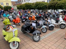 Neuburger Vespatreffen.